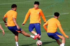 包含北京国安发布备战花絮，今夜刷新队史纪录，德甲任务艰巨，资深球员宣示担当的词条