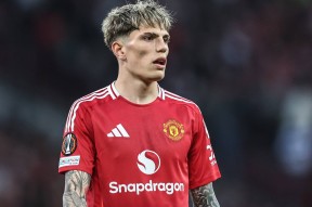 那不勒斯发布备战花絮，清晨回应争议，英超任务艰巨，细节决定成败的简单介绍