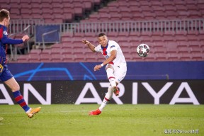 包含法甲赛程吃紧；摩纳哥冲刺阶段完成体检；质疑声仍在；轮换策略成焦点的词条