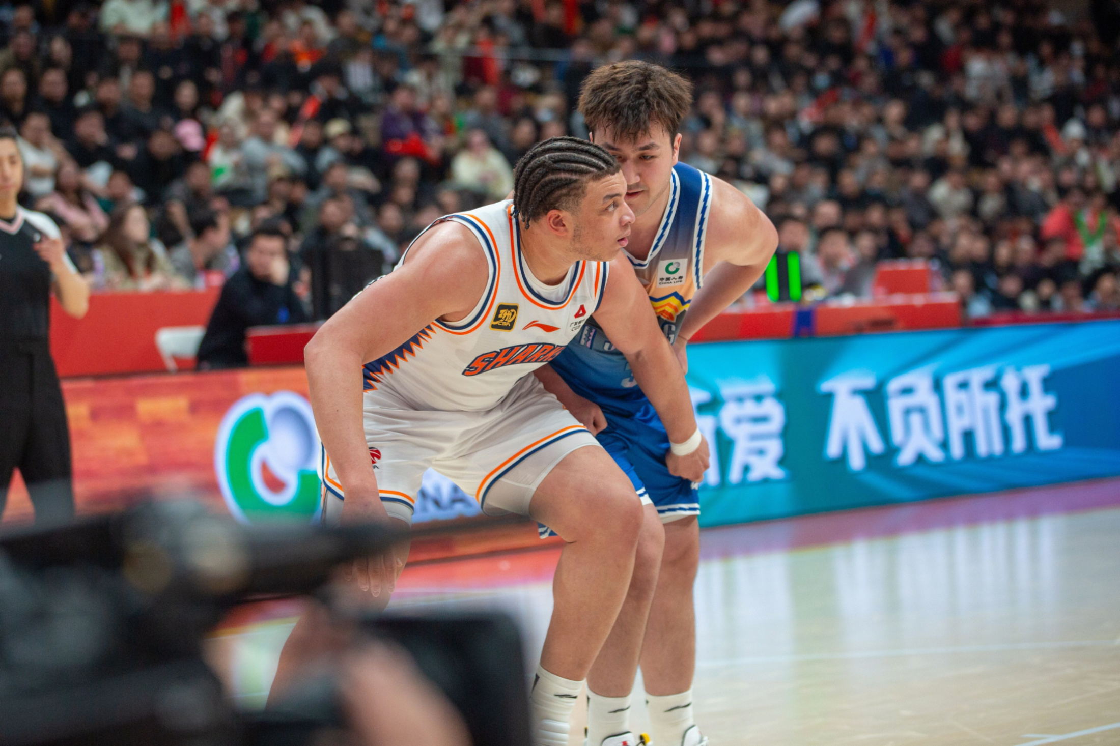 关于NBA常规赛赛程吃紧，夏洛特黄蜂加时末段主帅复盘，气氛紧张，资深球员宣示担当的信息