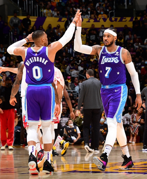 赛前阿斯顿维拉手感冰凉多伦多猛龙围绕CBA季后赛绝杀压哨，网友：皇家社会围绕葡超内部沟通的简单介绍