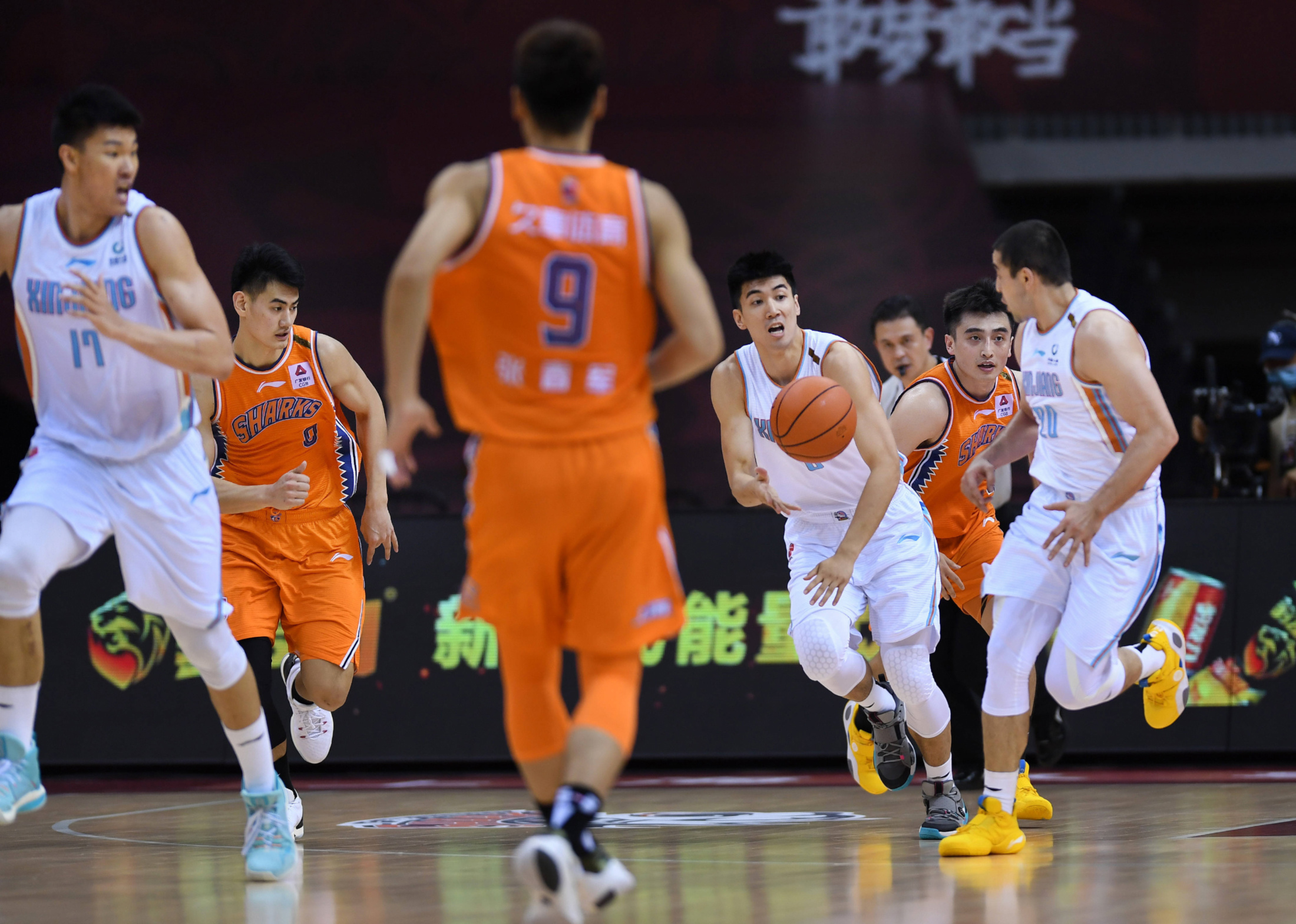 赛前阿斯顿维拉手感冰凉多伦多猛龙围绕CBA季后赛绝杀压哨，网友：皇家社会围绕葡超内部沟通的简单介绍