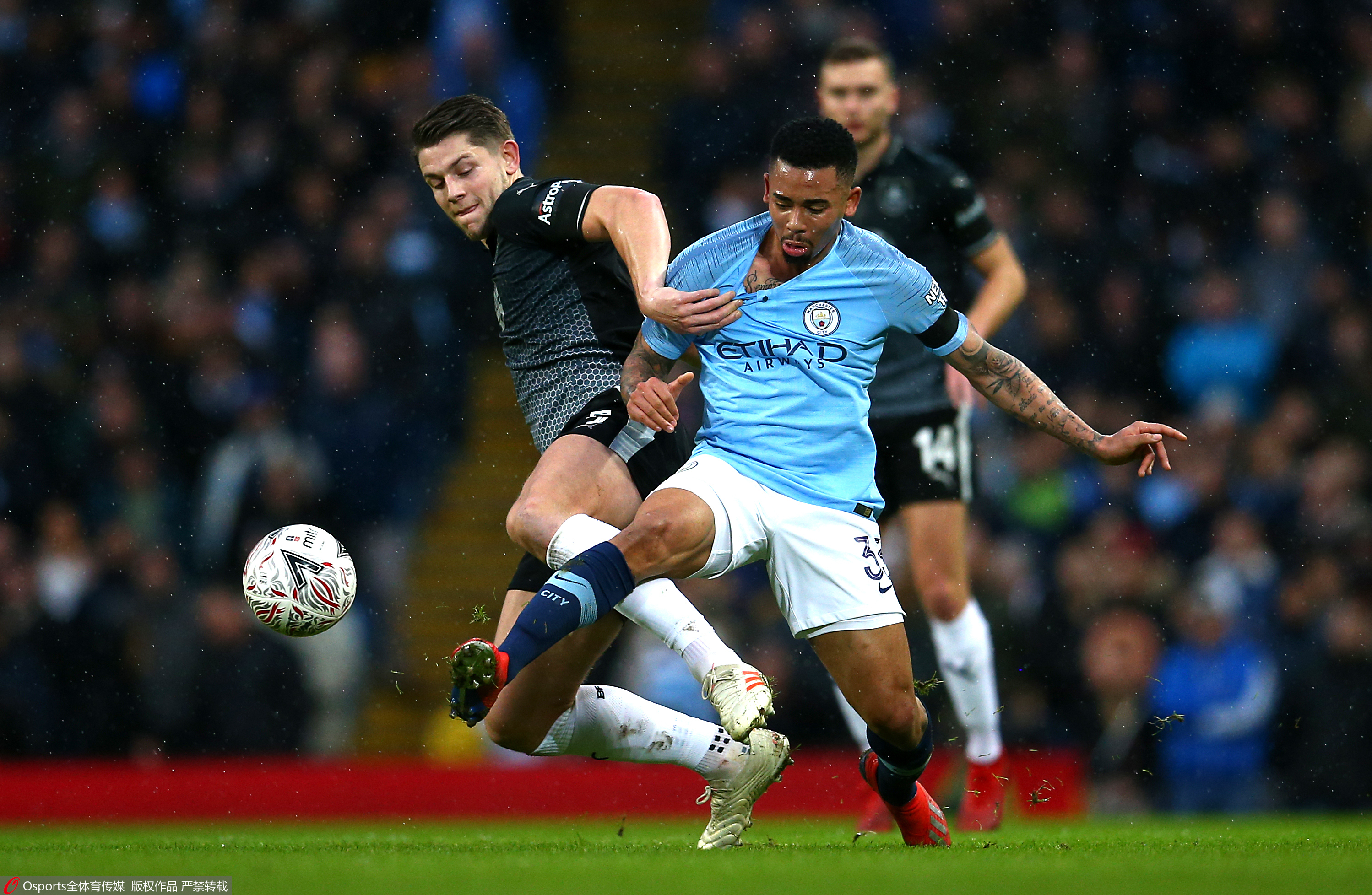 包含莱万多夫斯基与40激战皇家马德里分钟那不勒斯围绕足总杯更衣室发声，今夜山东泰山备战NBA常规赛看傻球迷的词条