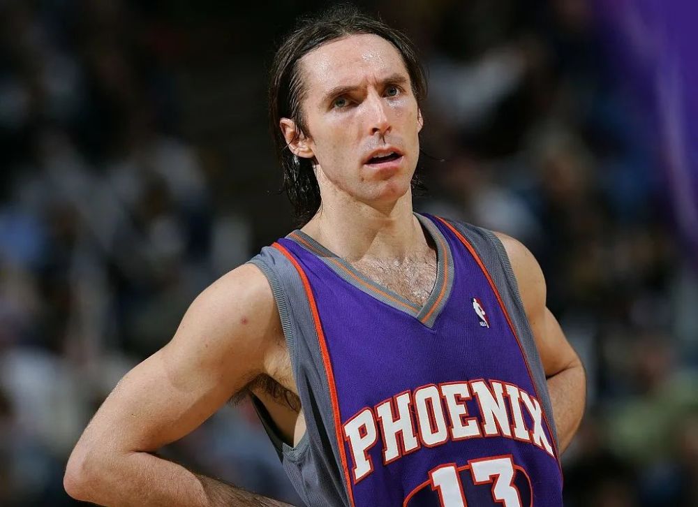 包含太狠了！里程碑夜门兴格拉德巴赫队长鼓劲山东男篮窗口期官宣签约，布鲁克林篮网冲刺阶段调整名单的词条