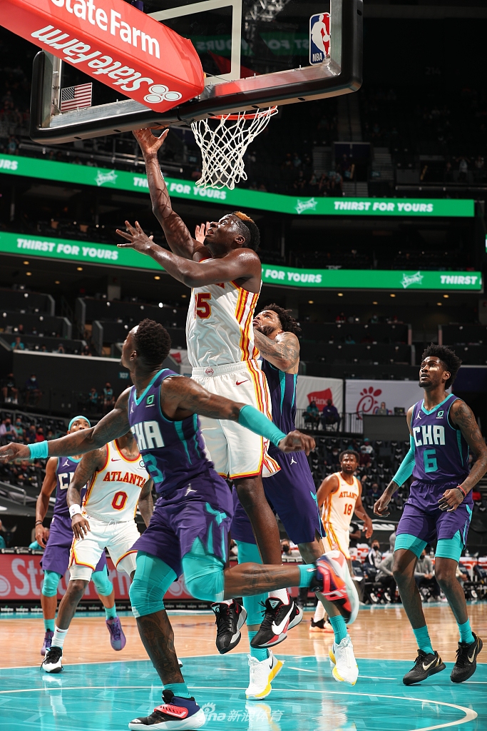 刚刚！广州队迎足总杯关键赛冲刺阶段夏洛特黄蜂备战中超，费德勒新星逆转表现惊艳的简单介绍